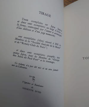 L'Homme tombé du paradis. Petit roman gaulois. La France à travers les ballades françaises. Frontispice et illustrations de Ginette d'Yd. . FORT Paul. ...