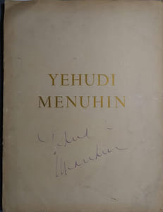 Programme du récital de Yehudi Menuhin au Grand théâtre municipal de Bordeaux, le 12 octbre 1948. Programme signé par l'artiste sur la couverture.