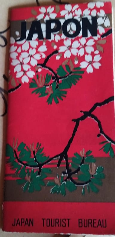 Japon. Carte et guide en fran&ccedil;ais. Le guide est imprim&eacute; au verso de la carte du Japon et de la Cor&eacute;e.. JAPON 