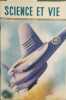 Science et vie N&deg; 332. En couverture : Le bimoteur Mosquito, De Havilland.. SCIENCE ET VIE 