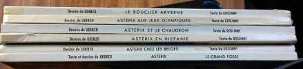 6 albums des aventures d'Astérix le Gaulois. Albums 11, 12, 13, 14, 24, 25 (Titres sur la photo).. GOSCINNY René - UDERZO Albert 
