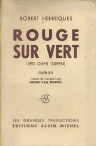 Rouge sur vert.