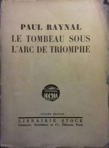 Le tombeau sous l'Arc de Triomphe.