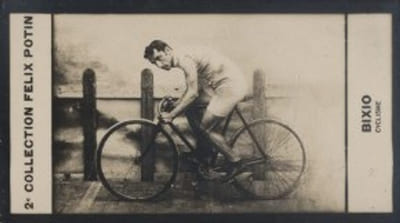 Photographie de la collection Félix Potin (4 x 7,5 cm) représentant : Luigi Bixio, cycliste.