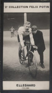 Photographie de la collection Félix Potin (4 x 7,5 cm) représentant : Thorwald Ellegaard, champion cycliste.