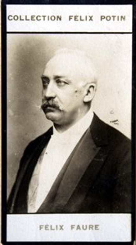 Photographie de la collection Félix Potin (4 x 7,5 cm) représentant : Félix Faure, homme politique.. FAURE (Félix) Photo P. Nadar.