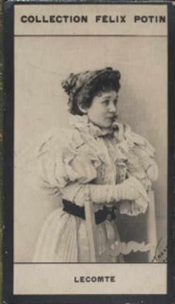 Photographie de la collection F&eacute;lix Potin (4 x 7,5 cm) repr&eacute;sentant : Mme Lecomte, ou Leconte, com&eacute;dienne.. LECOMTE 