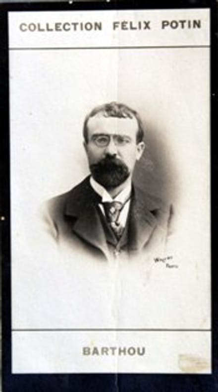 Photographie de la collection Félix Potin (4 x 7,5 cm) représentant : Louis Barthou, homme politique.. BARTHOU (Louis) Photo Walery.