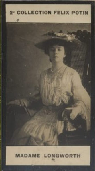 Photographie de la collection F&eacute;lix Potin (4 x 7,5 cm) repr&eacute;sentant : Alice Longworth, n&eacute;e Roosevelt.. LONGWORTH (Alice) - (Photo de la 2e collection ...