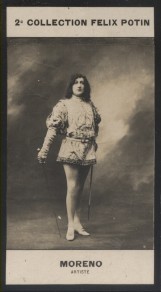 Photographie de la collection Félix Potin (4 x 7,5 cm) représentant : Mlle Lucie-Marie-Marguerite Monceau dite Moreno, comédienne.. MORENO Marguerite ...