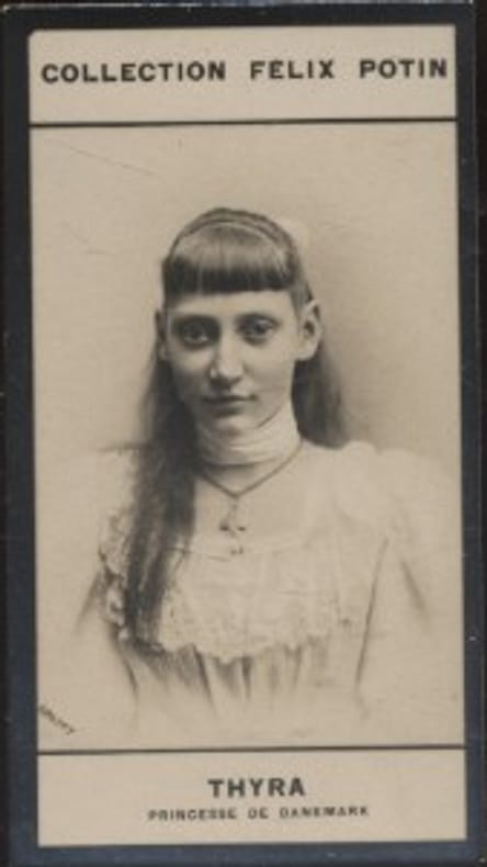 Photographie de la collection Félix Potin (4 x 7,5 cm) représentant : Thyra - Princesse de Danemark.. THYRA (Princesse de Danemark) 