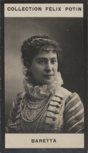 Photographie de la collection Félix Potin (4 x 7,5 cm) représentant : Baretta (Mme Worms), comédienne.. BARETTA-WORMS (Blanche) Photo Nadar.