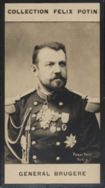 Photographie de la collection F&eacute;lix Potin (4 x 7,5 cm) repr&eacute;sentant : G&eacute;n&eacute;ral Henri Brug&egrave;re.. BRUGERE (G&eacute;n&eacute;ral) Photo Pierre Petit.
