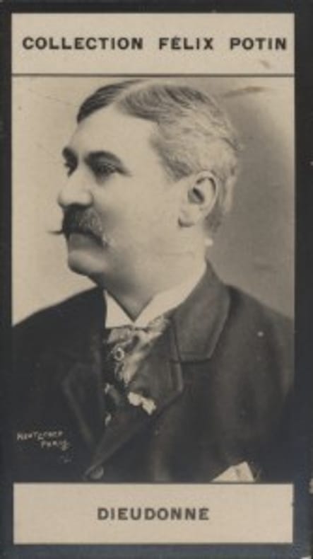 Photographie de la collection Félix Potin (4 x 7,5 cm) représentant : Alfred Dieudonné, comédien.. DIEUDONNE (Alfred) 