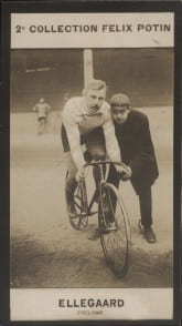 Photographie de la collection Félix Potin (4 x 7,5 cm) représentant : Thorwald Ellegaard, champion cycliste.