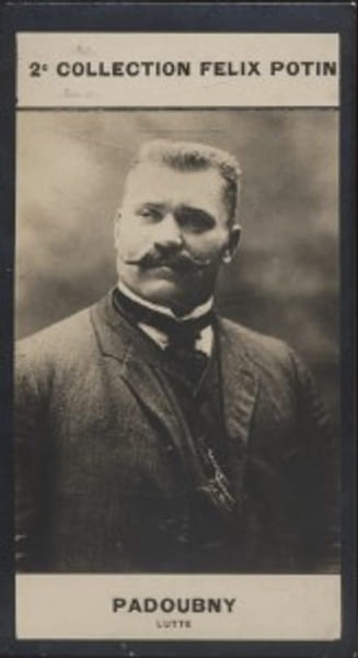 Photographie de la collection F&eacute;lix Potin (4 x 7,5 cm) repr&eacute;sentant : Ivan Padoubny, lutteur.. PADOUBNY Ivan - (Photo de la 2e collection F&eacute;lix Potin) ...