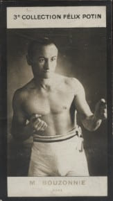 Photographie de la collection Félix Potin (4 x 7,5 cm) représentant : Bouzonnie, boxeur.