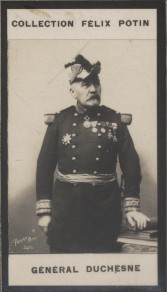 Photographie de la collection Félix Potin (4 x 7,5 cm) représentant : Jacques Duchesne - Général.. DUCHESNE (Jacques) Photo Pierre Petit.