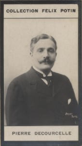 Photographie de la collection F&eacute;lix Potin (4 x 7,5 cm) repr&eacute;sentant : Pierre Decourcelle, homme de lettres.. DECOURCELLE (Pierre) Photo Boyer.