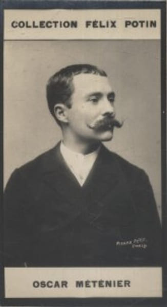 Photographie de la collection F&eacute;lix Potin (4 x 7,5 cm) repr&eacute;sentant : Oscar M&eacute;t&eacute;nier, homme de lettres.. METENIER (Oscar) Photo Pierre Petit.