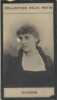 Photographie de la collection Félix Potin (4 x 7,5 cm) représentant : Mme Christine Nilssonn, chanteuse d'opéra.. NILSSONN (Christine) 