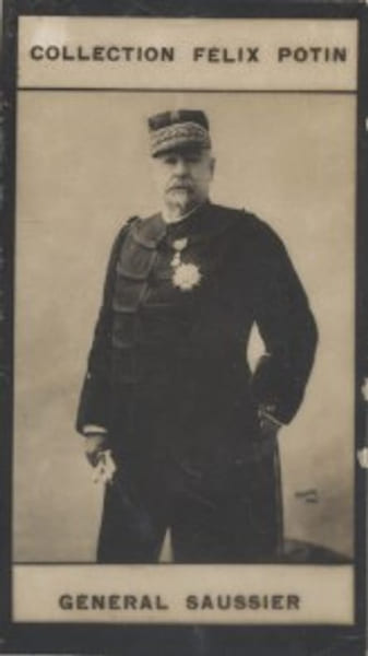 Photographie de la collection F&eacute;lix Potin (4 x 7,5 cm) repr&eacute;sentant : G&eacute;n&eacute;ral F&eacute;lix Saussier.. SAUSSIER (G&eacute;n&eacute;ral) Photo Boyer.