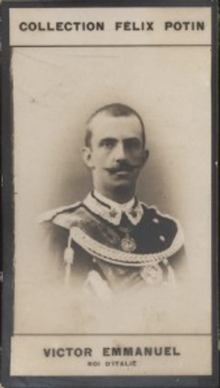 Photographie de la collection Félix Potin (4 x 7,5 cm) représentant : Victor Emmanuel - Roi d'Italie.. VICTOR EMMANUEL (Roi d'Italie) 