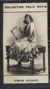Photographie de la collection F&eacute;lix Potin (4 x 7,5 cm) repr&eacute;sentant : Madame Julie Simon-Girard, com&eacute;dienne.. SIMON-GIRARD (Julie) 
