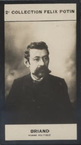 Photographie de la collection Félix Potin (4 x 7,5 cm) représentant : Aristide Briand, homme politique.