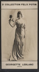 Photographie de la collection F&eacute;lix Potin (4 x 7,5 cm) repr&eacute;sentant : Georgette Leblanc-Maeterlinck, cantatrice et com&eacute;dienne.. LEBLANC (Georgette) - ...
