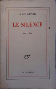 Le silence.
