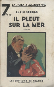 Il pleut sur la mer.