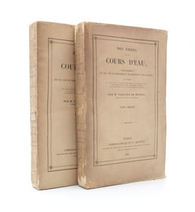 Des Usines sur les cours d'eau, développements sur les lois et règlements qui régissent cette matière, à l'usage des fonctionnaires de l'ordre administratif et de l'ordre judiciaire ; des ingénieurs, des avocats, architectes et experts ; des propriétaires d'usines, et des propriétaires riverains.
