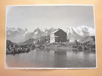VACANCES 1949. SUISSE ET SAVOIE. 1er étape : Chamonix - Lac Cornu ( 25 juin 1949) 11 photos ;  2ème étape: Lac Cornu - Lac Blanc ( 27 juin 1949 ) 11 photos;  3ème photo: Lac Blanc - Montenvers ( 28 juin 1949 ) 7 photos; 4ème étape: Montenvers - Lac Plan Aiguille ( 29 juin 1949 ) 9 / 10 photos; 5ème étape: Lac Plan Aiguille - Le Buet ( 30 juin 1949 ) 7 photos; 6ème étape: Le Buet - Pont de Morges (1er juillet 1949 ) 5 photos; 7ème étape: Pont de Morge - Goppenstein ( 2 juillet 1949 ) 4 photos; 8ème étape: Goppenstein - Oeschinensee ( 3 juillet 1949 ) 7 photos; 9ème étape: Oeschinensee - Bönigen ( 4 juillet 1949) 5 photos; 10ème étape: Böningen - Lugernsee ( 5 juillet 1949 ) 7 photos; 11ème étape: Lugernsee - Grosswangen ( 6 juillet 1949 ) 14 photos; 12ème étape: Grosswangen - Moossedorf ( 8 juillet 1949 ) 4 photos; 13ème étape: Moossedorf - Rossens ( 9 juillet 1949 ) 9 photos; 14ème étape: Rossens - Culy ( 10 juillet 1949 ) 4 photos; 15ème étape: Culy - Meillery ( 11 juillet 1949 ) 11 photos; 16ème étape: Meillery - Anthy ( 18 juillet 1949 ) 12 photos; VACANCES 1950. SUISSE ,  ITALIE  et  FRANCE Côte d'Azur. une très belle photo du Cervin, lac en 1er plan, en frontispice ( 18x24cm); 1ère étape: Pontarlier-Goldswill ( 3 juin 1950 ) 5 photos; 2ème étape: Goldswill-Goldswill ( 4 juin 1950 ) 7 photos; 3ème étape: Golswill-St Niklaus ( 5 juin 1950 ) 2  photos; 4ème étape: St Niklaus-Stellisee ( 6 juin 1950 ) 17 photos, dont Zermatt et environs; 5ème étape: Stellisee-Riffelalp ( 7 juin 1950 ) 3 photos; 6ème étape: Riffelalp-Glis ( 8 juin 1950 ) 4 photos; 7ème étape: Glis-Pettenasco ( 9 juin 1950 ) 7 photos; 8ème et 9ème étape: Pettenasco-Laveno-Griante ( 10 et 11 juin 1950 ) 6 photos; 10ème étape: Grainte-Corubbio ( 12 juin 1950 ) 8 photos; 11ème étape: Corubbio-Mestre ( 13 juin 1950 ) 4 photos; 12ème étape: Mestre-Venise ( 14 juin 1950 ) 17 photos; 13ème étape: Venise-Pontelagoscuro Sieve ( 15 et 16 juin 1950 ) 7 photos; 15ème  étape: Sieve-Lastra ( 17 juin 1950 ) 10 photos; 16ème et 17ème étape: Lastra-Lerici-Sturla ( 18 et 19 juin 1950 ) 5 photos; 18ème étape: Sturla- Cap Ferrat ( 20 juin 1950 ) 29 photos; 19ème étape: Cap Ferrat-Théoule ( 24 juin 1950 ) 5 photos; Théoule-Lavandou ( 25 juin 1950 ) 8 photos; 21ème et 22ème étape: Lavandou-Soliès Pont-Valence ( 30 juin et 1er juillet 1950 ) 2 photos avec passage à Avignon. FIN 