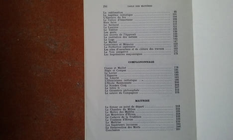 Les mystères de l'Art royal. Rituel de l'adepte
. WIRTH Oswald