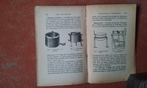 Les Cires. Encaustiques, produits d'entretien pour meubles, parquets, linos, pierre, marbre, carrosseries