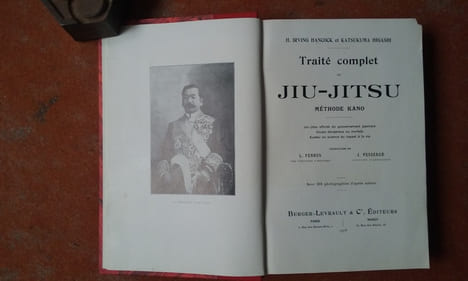 Traité complet de Jiu-jitsu - Méthode Kano. Jiu-jitsu officiel du gouvernement japonais - Coups dangereux ou mortels - Kuatsu ou science de rappel à ...