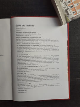 Histoire de Voiron et du Pays Voironnais / Sermorens. Le cœur historique de Voiron
. FAUCHON Georges - COUTIS Henri - COMMEAUX Paul / BUTTIGIEG ...