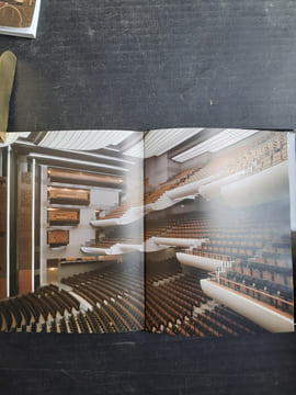 L'Opéra de la Bastille - Genèse et réalisation
. CHARLET Gérard