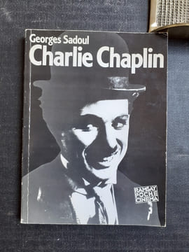 Vie de Charlot - Charles Spencer Chaplin, ses films et son temps - Avec un texte d'Aragon
. SADOUL Georges