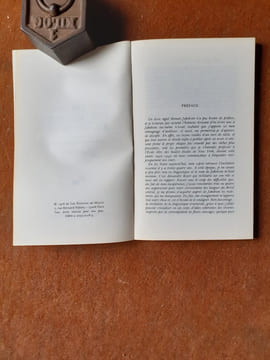 Six leçons sur le son et le sens
. JAKOBSON Roman