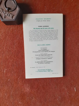 Six leçons sur le son et le sens
. JAKOBSON Roman
