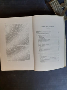 La bibliothèque de l'Amateur. Guide sommaire à travers les livres les plus estimés
. RAHIR Edouard