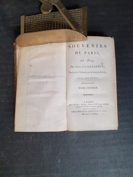 Souvenirs de Paris en 1804 - Tome 1
. KOTZEBUE Auguste