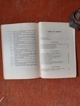 Pour comprendre la Sculpture Buddhique et Brahmanique en Indochine - Vingt entretiens radiophoniques accompagnés de 37 illustrations
. MALLERET ...