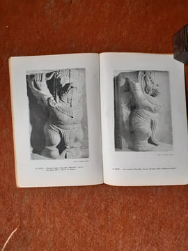 Pour comprendre la Sculpture Buddhique et Brahmanique en Indochine - Vingt entretiens radiophoniques accompagnés de 37 illustrations
. MALLERET ...
