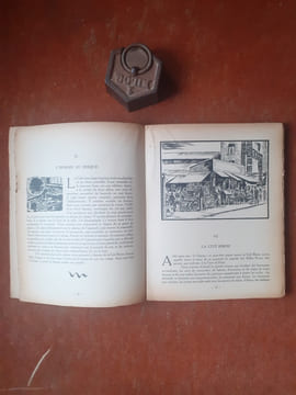 La Cité de Epaves - Le Marché aux Puces
. ARESSY Lucien - PARMENIE Antoine
