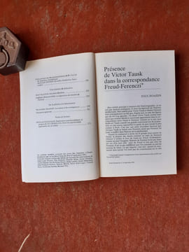 Freud-Ferenczi - Chronique d'une correspondance - Journées d'Etudes freudiennes (Paris, 26 et 27 septembre 1992)
. ROAZEN Paul - CHEMOUNI Jacquy - ...