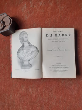 Madame Du Barry
. PIDANSAT (Anecdotes de) - FAVROLLE (Mémoires de) 
