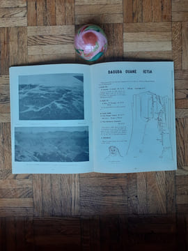 Guide des escalades du Hoggar
. LHOSTE Jean-Marc - AULARD Claude